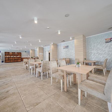 Cinema Hotel Πριμόρσκο Εξωτερικό φωτογραφία