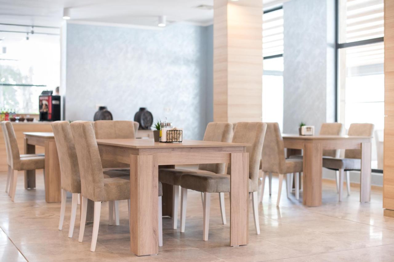 Cinema Hotel Πριμόρσκο Εξωτερικό φωτογραφία