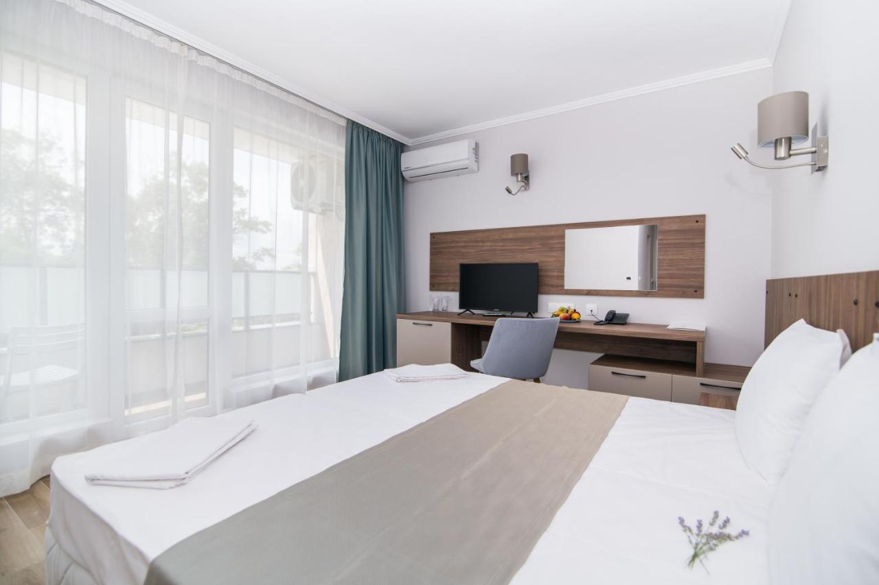 Cinema Hotel Πριμόρσκο Εξωτερικό φωτογραφία