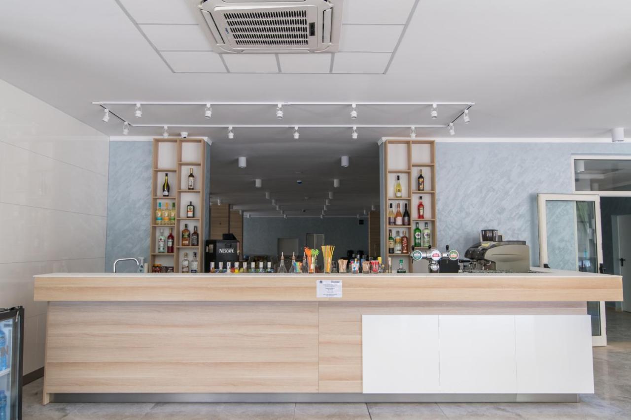 Cinema Hotel Πριμόρσκο Εξωτερικό φωτογραφία