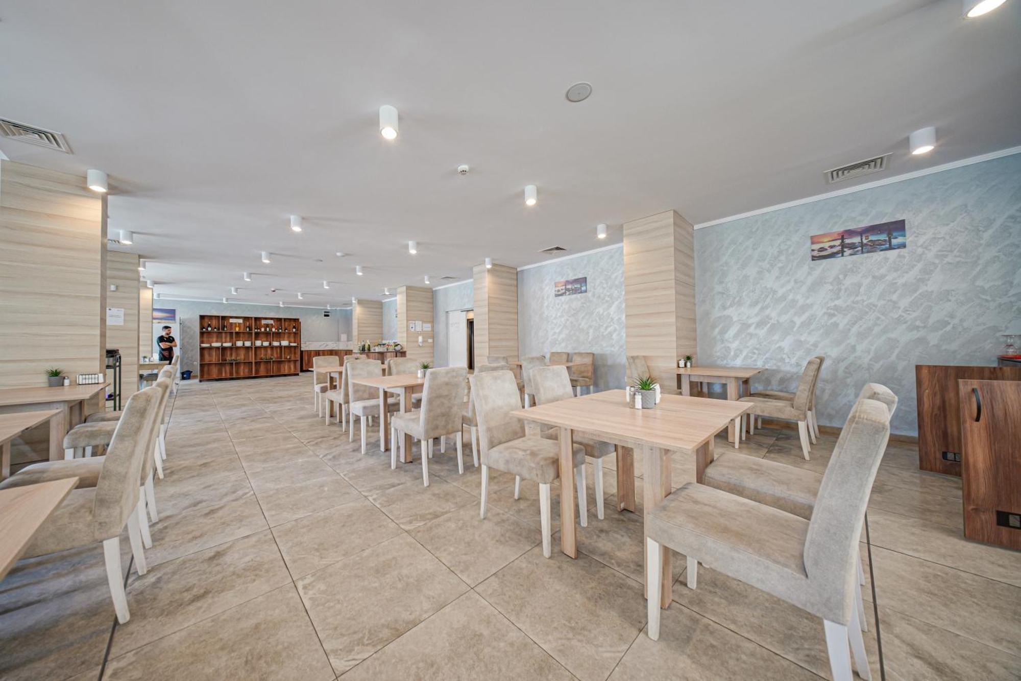 Cinema Hotel Πριμόρσκο Εξωτερικό φωτογραφία